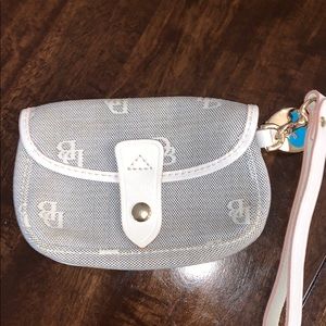 dooney & bourke wristlet